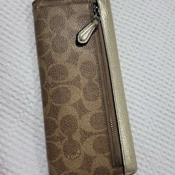 Coach Gold Wallet - Picture 4 of 7
